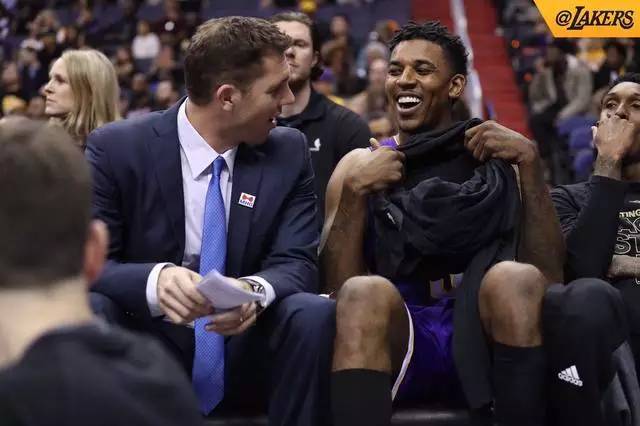 前移半步 前移半步