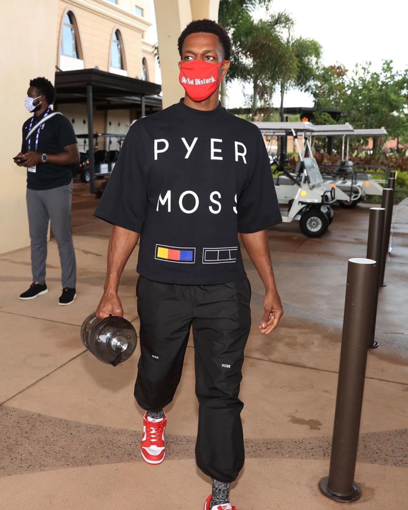 他以单打与 他以单打与