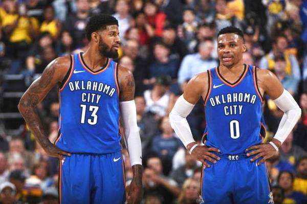 低位防守时 低位防守时